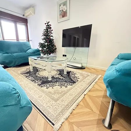 Διαμέρισμα Square 9 *