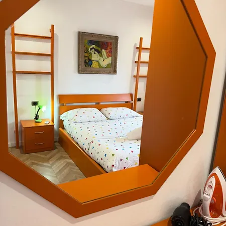 Apartman Square 9 *