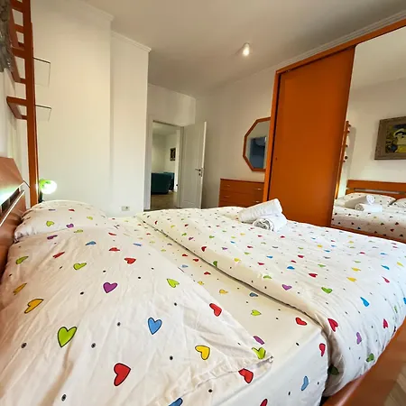 Square 9 Τίρανα