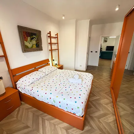 Square 9 Apartman *