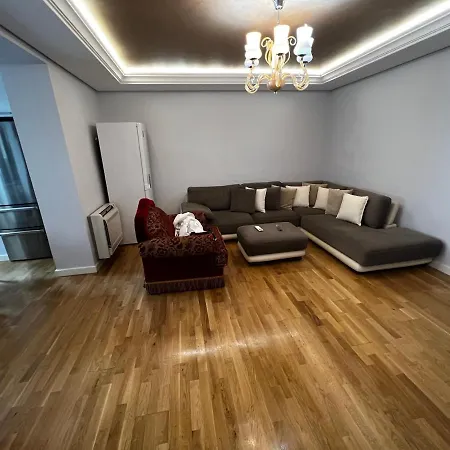 Square 9 Тирана