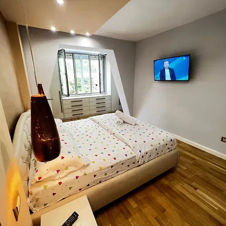 Square 9 Apartament Tirana