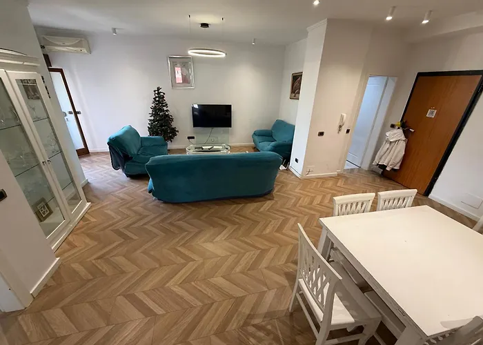 Appartement Square 9 *